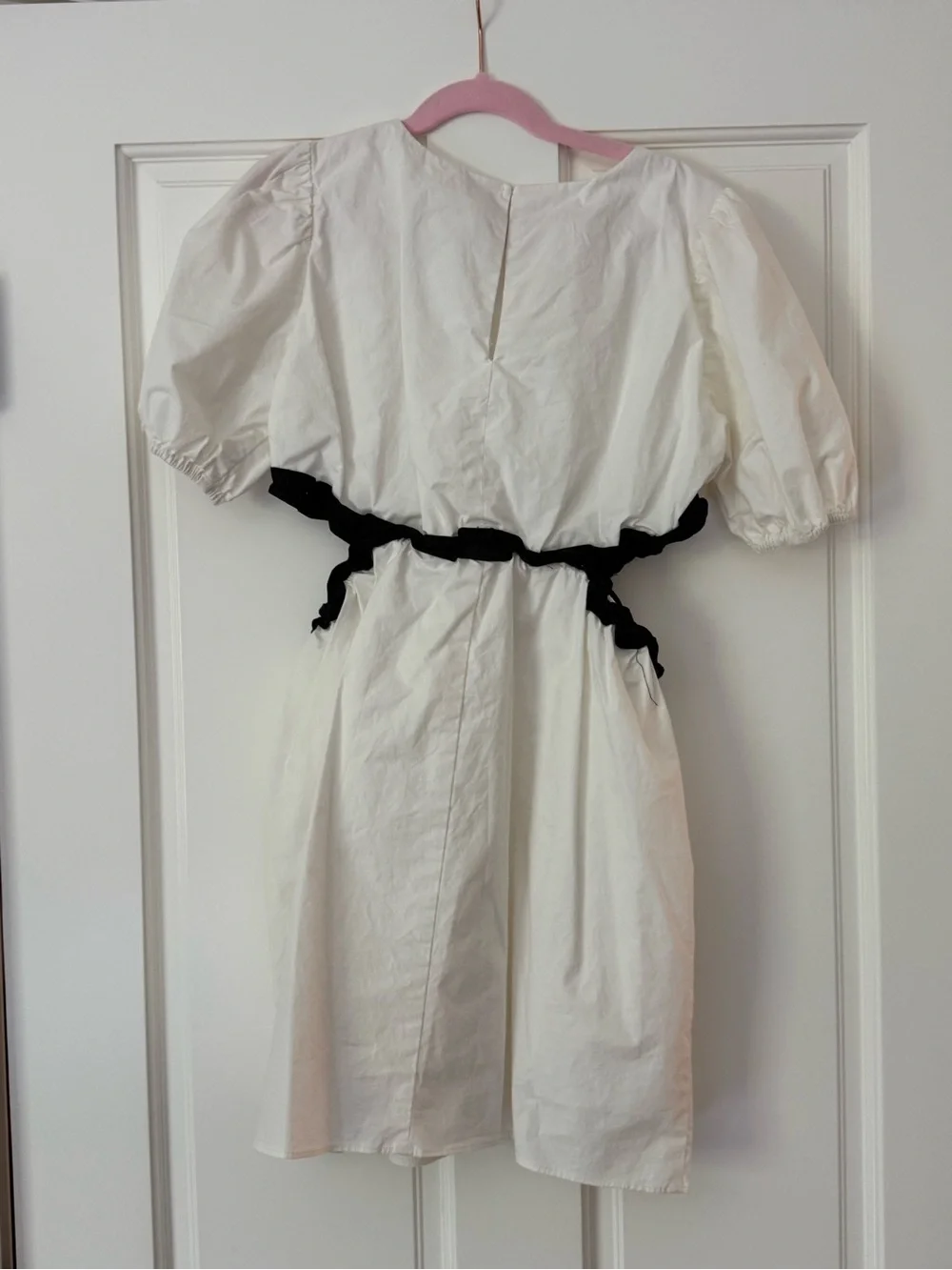 Zara White Puff-Sleeve Dress with Black cutout girls size 11-12